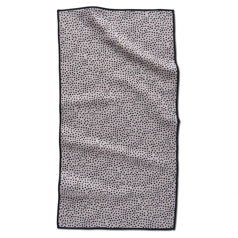 GEOMETRY Gym Towels for Working Out - Compact & Quick Dry, Super Absorbent Double-Sided Microfiber Sweat Towel – Premium Microfiber for Gym - Freckles, 16" x 30", 1 Piece