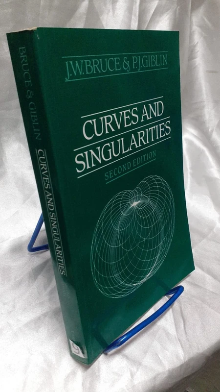 Curves and Singularities: A Geometrical Introduction to Singularity Theory