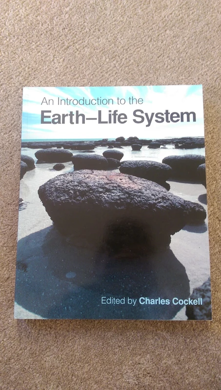 An Introduction to the Earth-Life System