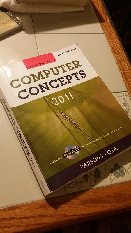 New Perspectives on Computer Concepts 2011: Introductory (June Parsons Author)