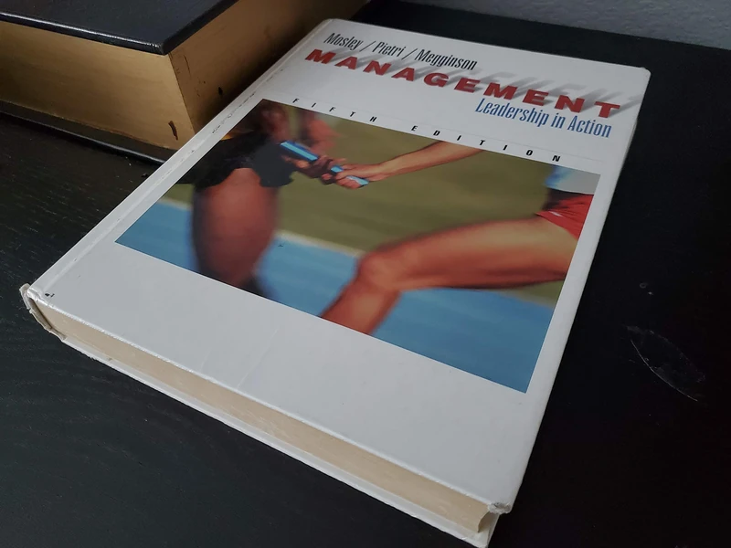 Management: Leadership in Action (Original Title Management, Concepts and Applications)