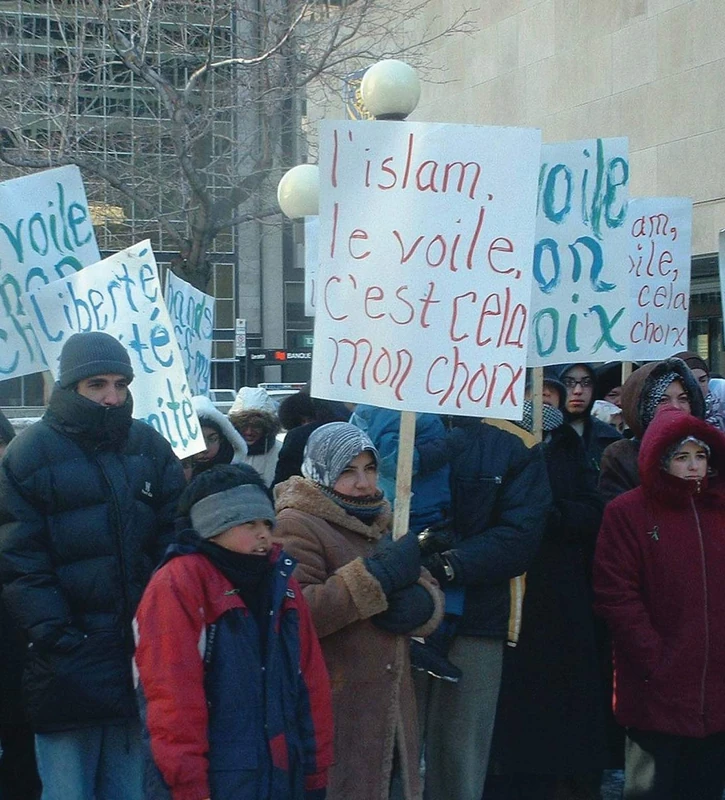 Globalisation and Identity (International Library of Human Geography): Development and Integration in a Changing World: v. 9