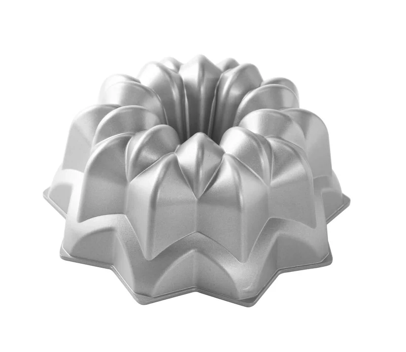 Nordic Ware Vintage Star Bundt Pan, Festive Aluminium Bundt Tin, Silver