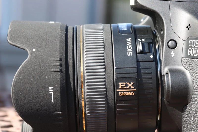 Sigma 30mm f/1.4 EX DC HSM Lens for Canon - Aspherical Prime