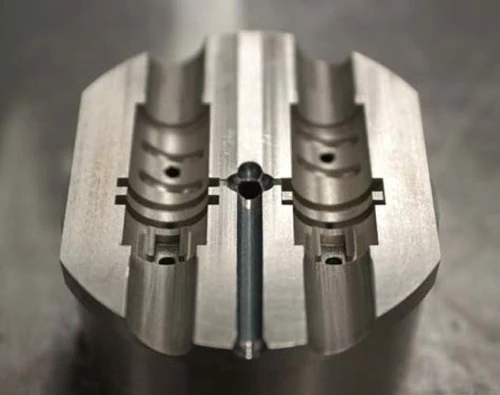 Plastic Injection Molds [DVD] - Image 1