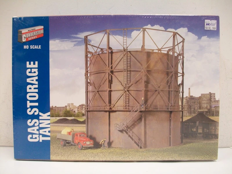 Walthers HO Scale Empire Gas Works - Cornerstone Series174 Plastic Kit Gas Storage Tank 9-7/8" 24.6cm Diameter x 9-1/8" 22.8 Tall Grey