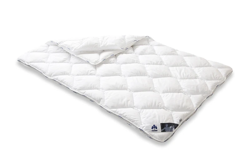 Irisette Edition 4-Season Duvet with Soft Microfibre Cover, 155 x 220 cm, Oeko-Tex Certified, Produced according to German Quality Standard