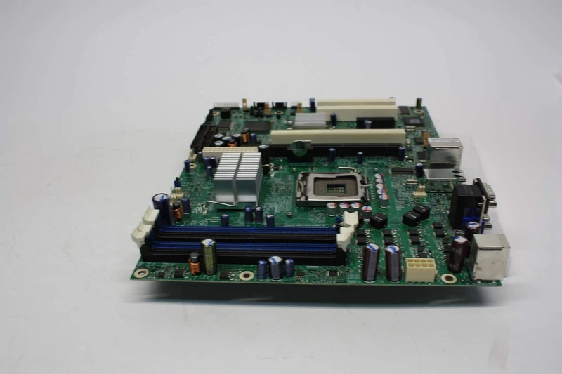 Intel Entry Server Board S3000AH - Motherboard - ATX - Intel 3000 - LGA775 Socket - UDMA100, Serial ATA-300 (RAID) - 2 x Gigabit Ethernet - video