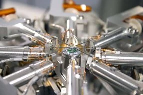 Nanomanufacturing [DVD]