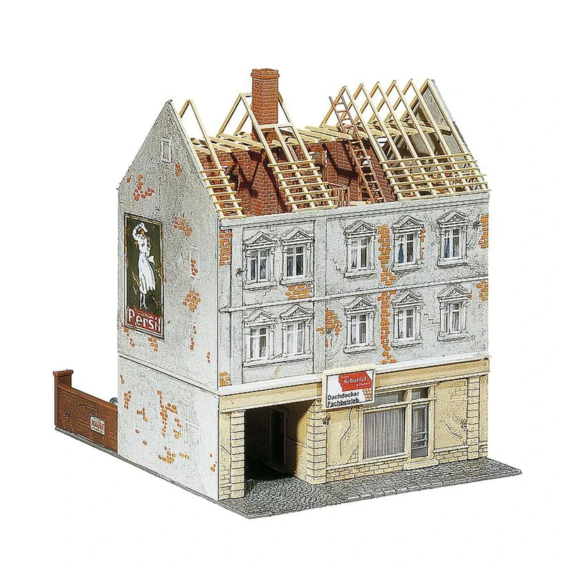 FALLER 130456 Town House in Renovation