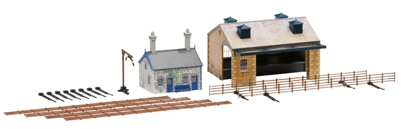 Hornby R8230 OO Gauge Building Extension Pack 4, Model Train Accessories for Adding Scenery & Buildings to 00 Gauge Model Railway, Includes: Railway Cottage, Goods Shed & Trackside Fencing 1:76 Scale