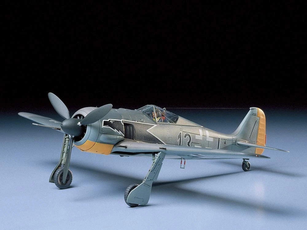 Tamiya 300061037 – 1:48 WWII the German Focke Wulf, Fw190 A-3 Model Aeroplane