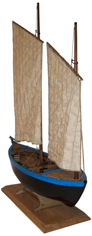 Soclaine Model – VA1040 – – Sinagot – Three Brothers – 1: 20 Scale