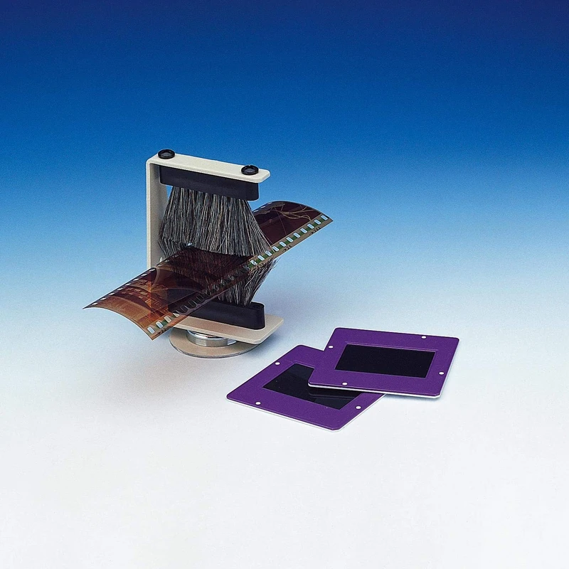Kinetronics Ministat MS-035 Anti-Static Film Cleaner 35mm with Magnetic Holder - Image 1