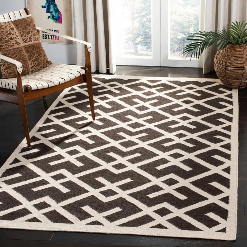 Safavieh Contemporary Indoor Flatweave Rectangle Area Rug, Dhurrie Collection, DHU552, in Brown / Ivory, 122 X 183 cm for Living Room, Bedroom or Any Indoor Space