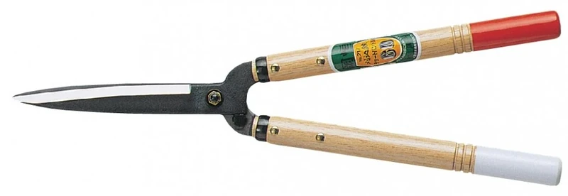 Shrub Shears Okatsune 217: Short Handled, Medium-bladed.