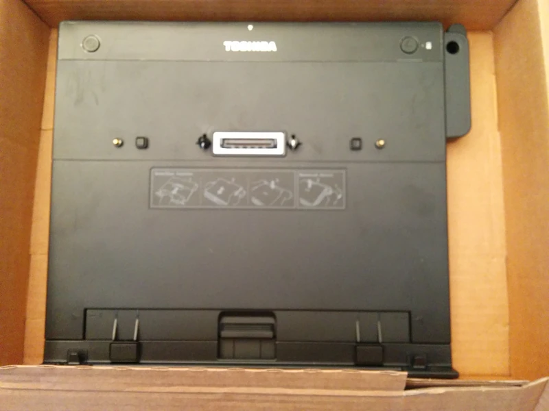 Toshiba Express Port Replicator II PA3680E-1PRP - Image 1