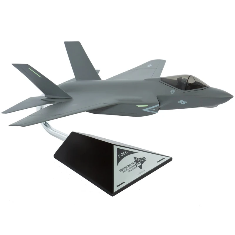Toys and Models Carrier Version F-35C USN - 1/48 scale model