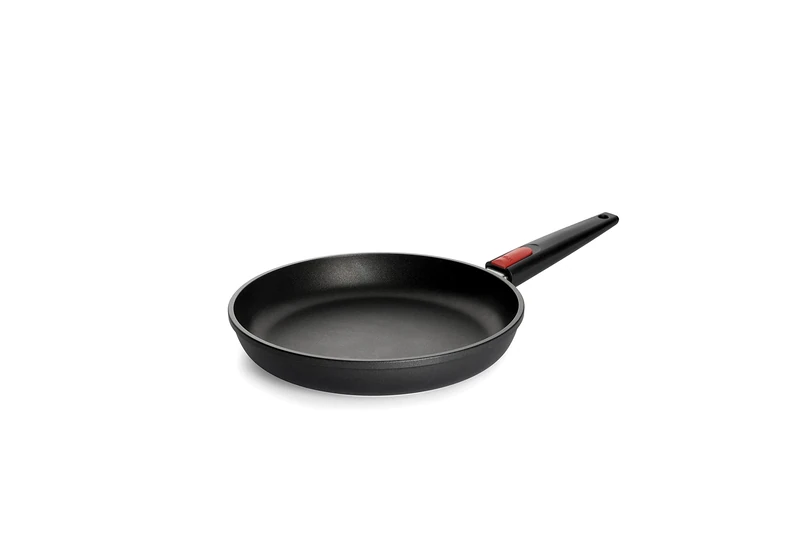 Woll Nowo Titanium flat pan, diameter 28 cm, 5 cm high, with removable handle - suitable for ceramic, gas, electric, halogen - not suitable for induction, cast aluminium, non-stick coating