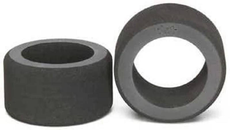 TAMIYA 300051385 – Accessories: F104 foam rubber tyre rear 44/35 - Image 1