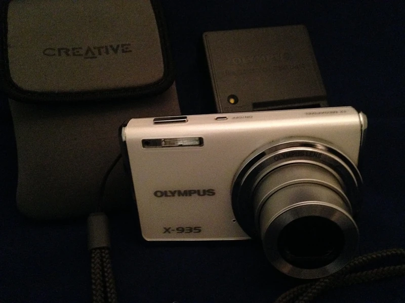 Olympus X-935 Digital Camera