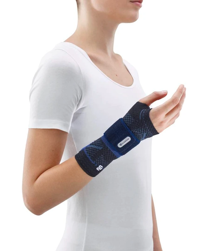 Bauerfeind ManuTrain Wrist Bandage, Black, Right, Size 1 - Image 1