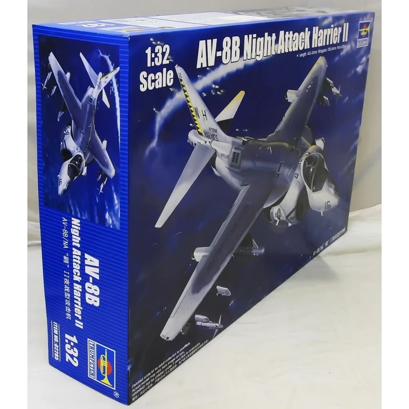 Trumpeter 1: 32 - AV-8B Harrier II Night Attack