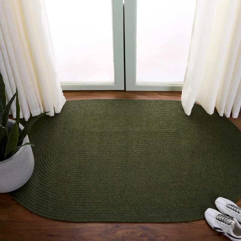 Safavieh Contemporary Rug Living Room, Dining Room, Bedroom - Machine Washable and Reversable - Braided Collection, Short Pile, in Green, 90 x 150 cm