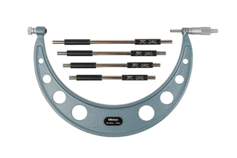 Mitutoyo MT104-141A MICROMETER WITH INTERCHANGEABLE ANVILS 200-300MM 104-141A