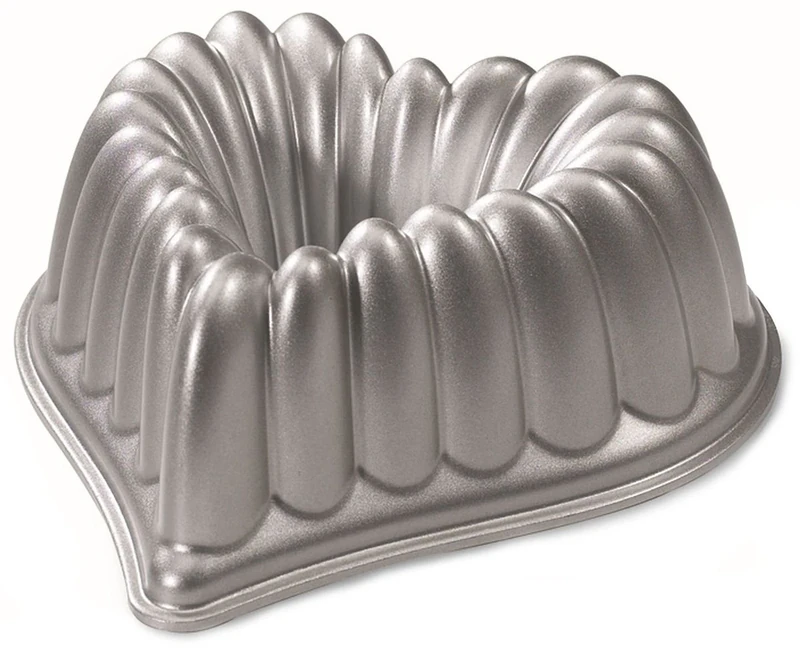 Nordic Ware Elegant Heart Bundt Pan, Cast Aluminium Bundt Tin, Official Bundt Cake Tin with Heart Shape, Cake Mould Made in the USA, Colour: Toffee