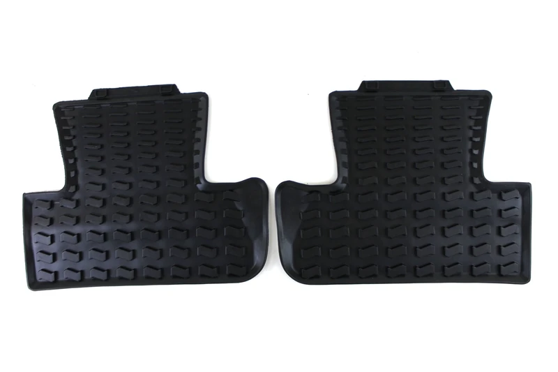 { language_tag:de_DE, brand_seq_id:null.int, value:"Audi Rubber floor mats at the back.