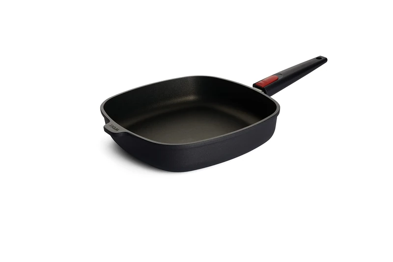 Woll Nowo Frying Pan Square Cast-Titanium Suitable for Induction 28 x 28 cm black