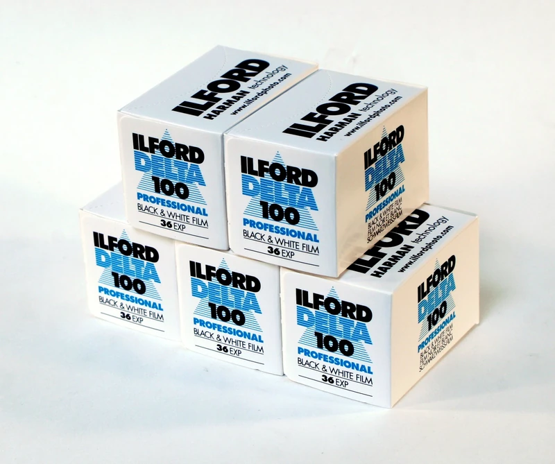 Ilford 1780624 35mm B&W Film - 5 Rolls, 100 ASA, 36 Shots