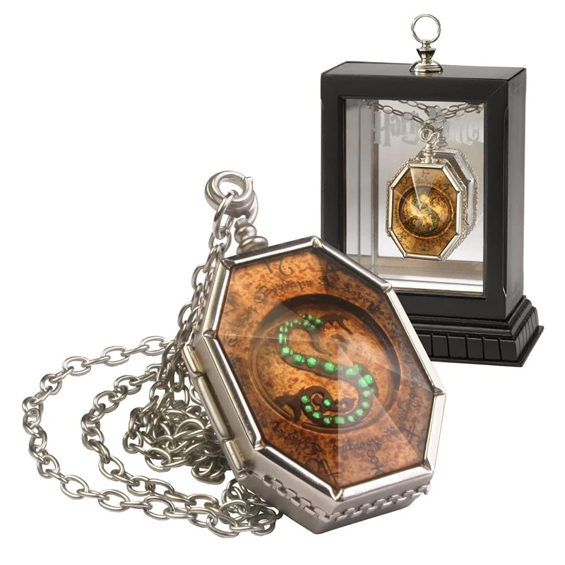 The Noble Collection Harry Potter The Horcrux Locket - 1.8in (4.5cm) Locket on Chain with Wooden Display Case - Officially Licensed Film Movie Props Gifts Jewellery - Image 1