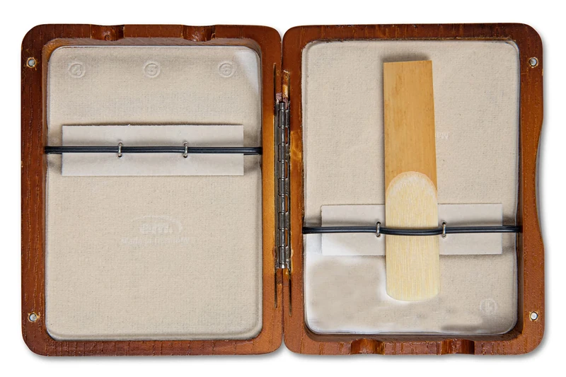 Gewa 751015 Alto Saxophone Case for 6 Reeds, Red Brown