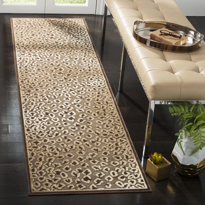 SAFAVIEH Transitional Rug for Living Room, Dining Room, Bedroom - Paradise Collection, Short Pile, in Multi, 66 X 244 cm