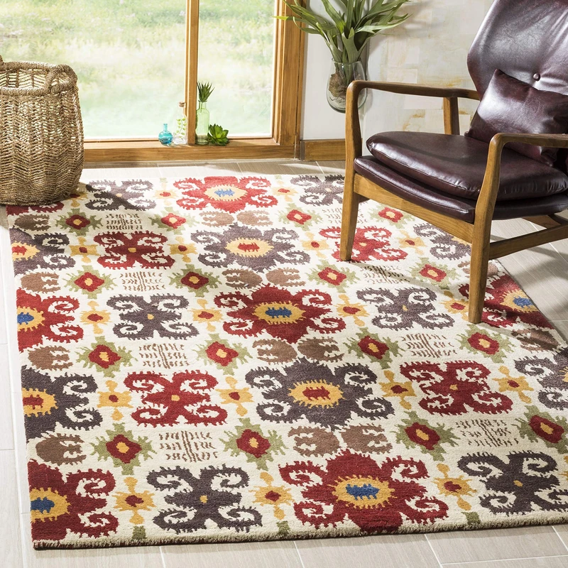 Safavieh Contemporary Rug for Living Room, Dining Room, Bedroom - Soho Collection, Short Pile, in Ivory and Red, 152 X 244 cm