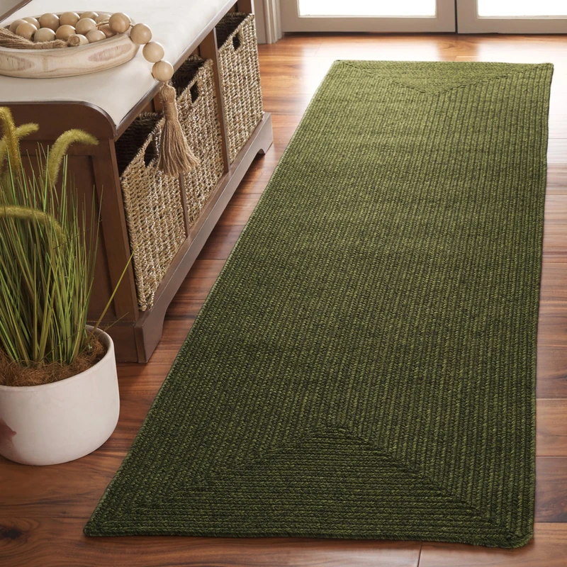 Safavieh Contemporary Rug Living Room, Dining Room, Bedroom - Machine Washable and Reversable - Braided Collection, Short Pile, in Green, 62 X 240 cm