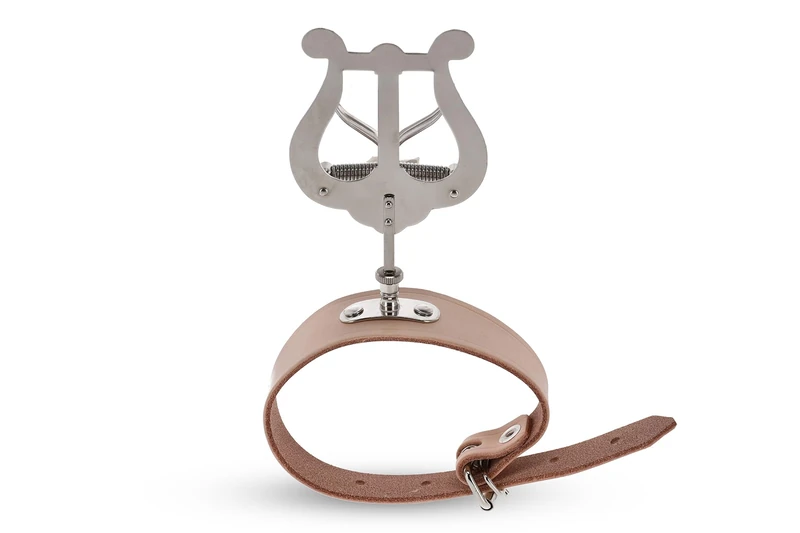 GEWA Marching Music Holder Flute - Nickel Plated - Medium Lyra - 2 Pushers - Wide Leather Strap