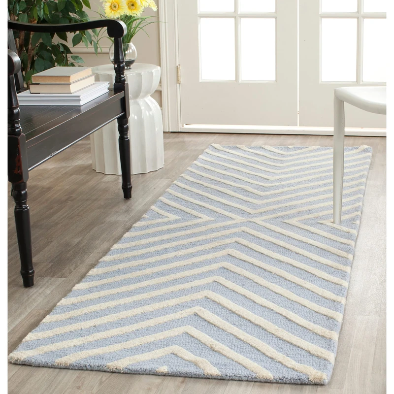 Safavieh Diamond Indoor Hand Tufted Runner Area Rug, Cambridge Collection, CAM129, in Light Blue/Ivory, 76 X 183 cm for Living Room, Bedroom or Any Indoor Space