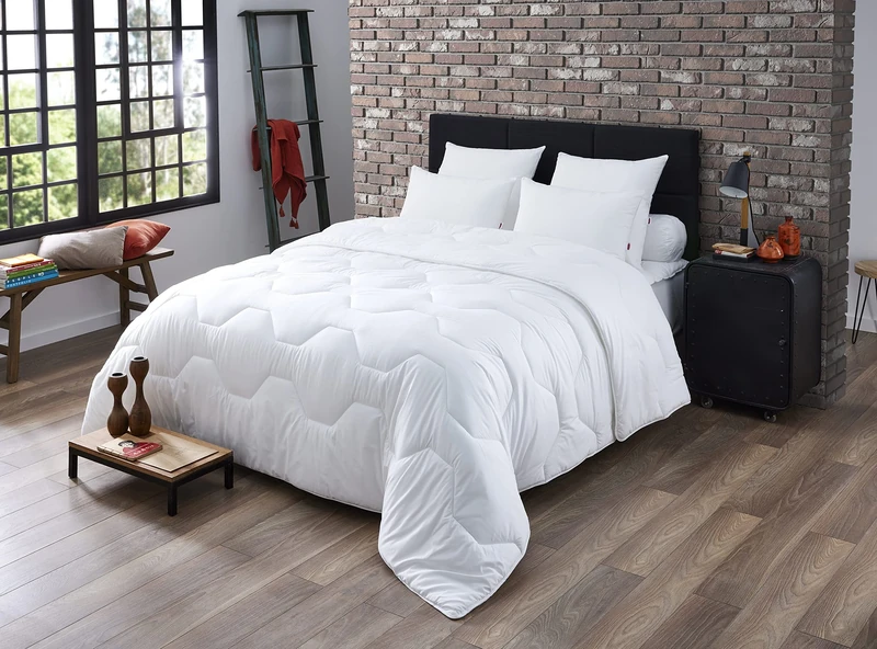 Dodo Proneem Warm Synthetic Anti-Mite Duvet, white, 240 x 260 cm