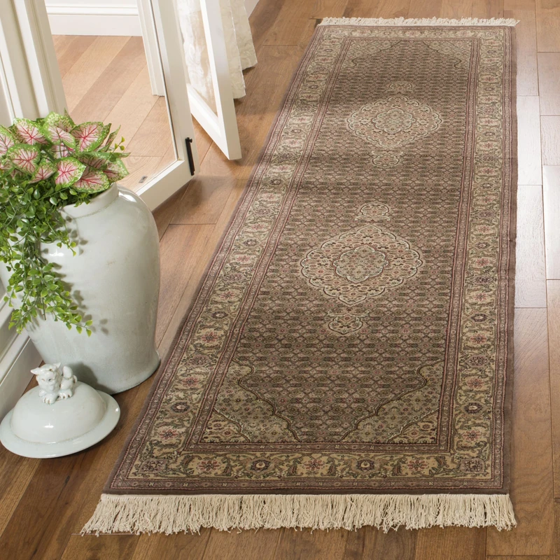 Safavieh Trendy Transitional Indoor Hand Knotted Rectangle Area Rug, Stonewash Collection, STW235, in Indigo, 152 X 244 cm for Living Room, Bedroom or Any Indoor Space