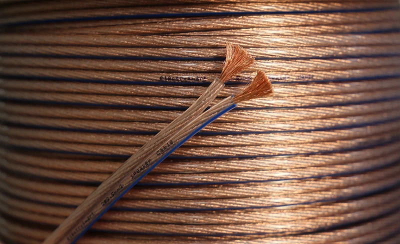 electrosmart 100m Quality 2 x 2.5mm Loud Speaker Cable - Multi-Strand 444 25 Amp (2x 222 Strand) - Outside Dimensions of Cable: 9.1mm x 4.2mm