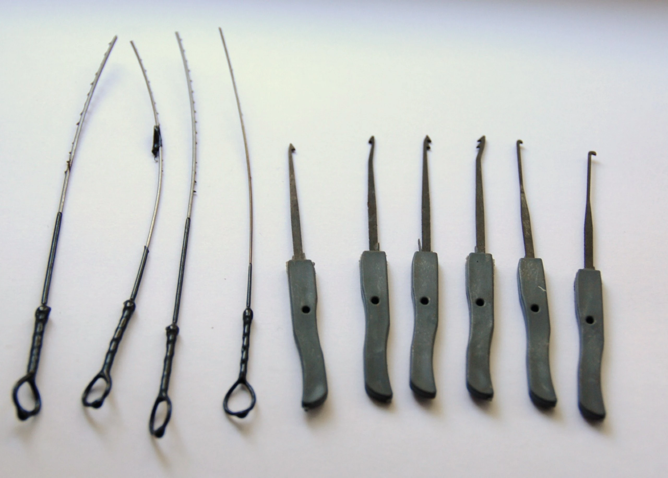 Broken key extractor set