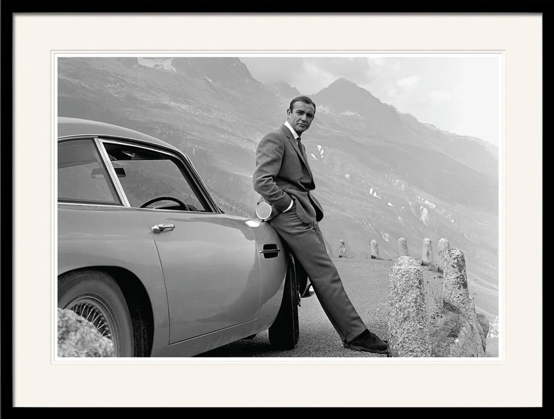 Pyramid International James Bond, Aston Martin