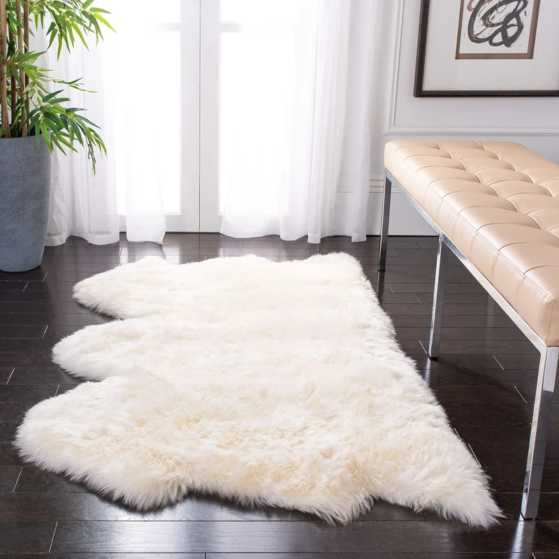 Safavieh Sheepskin Indoor Hand Made Rectangle Area Rug, Fur Collection, SHS121, in White, 91 X 152 cm for Living Room, Bedroom or Any Indoor Space