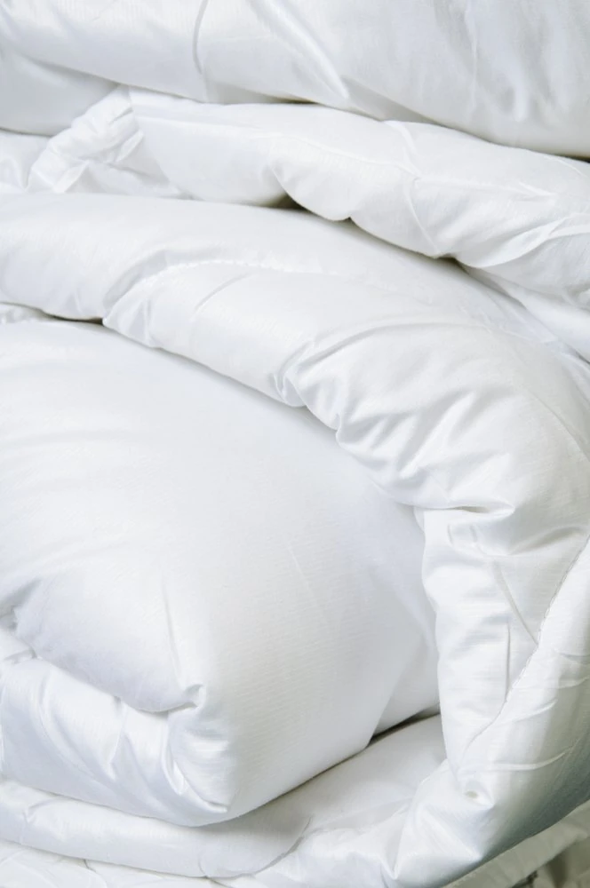 The Sleep Easy Hotel Quality Pure White Microfibre Peached Duvet Double 4.5TOG Feels Like Down