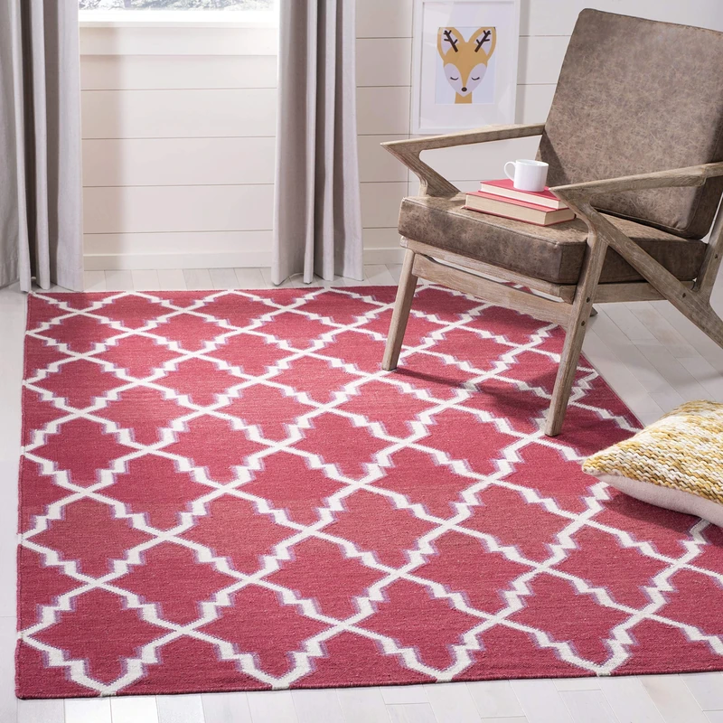 SAFAVIEH Contemporary Rug for Living Room, Dining Room, Bedroom - Dhurrie Collection, Short Pile, in Red and Ivory, 152 X 244 cm