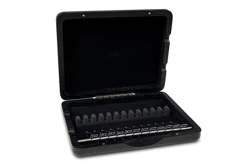 GEWA Oboe Reed Case 12 Reeds Black Lacquered Finish