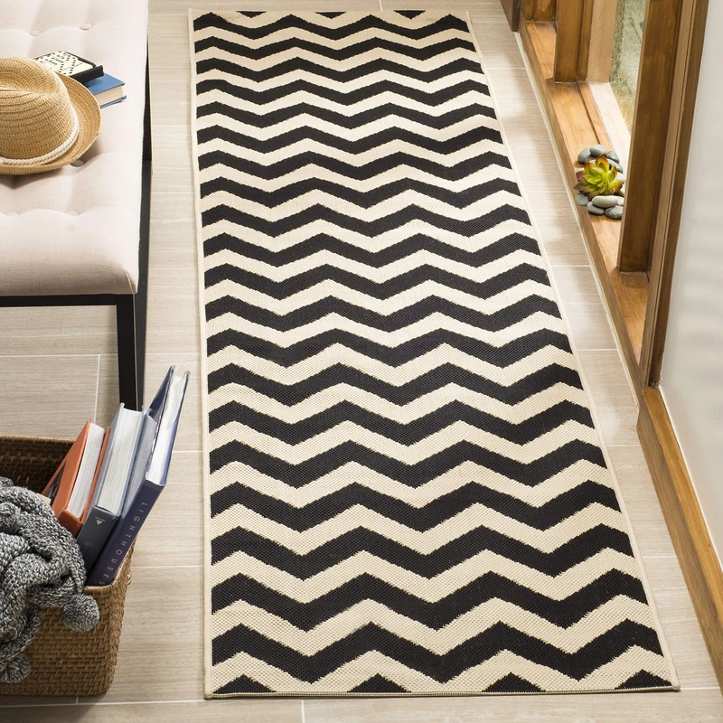 Safavieh Chevron Indoor/Outdoor Woven Runner Area Rug, Courtyard Collection, CY6244, in Black / Beige, 69 X 244 cm for Garden, Patio or Any Outdoor Space